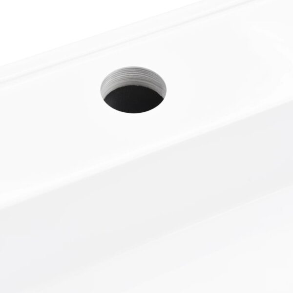 8719883570396_g_en_hd_5.jpg