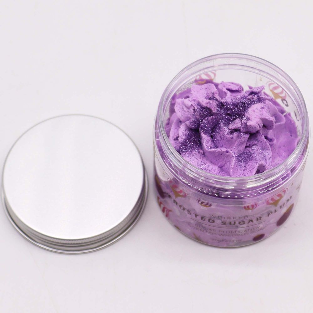 Frosted Sugar Plum Whipped Soap 120 g – Fluffige Seife mit Zuckerpflaumen-Aroma