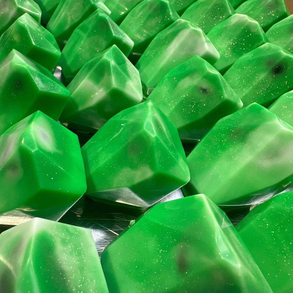 Crystal Elemental Soap „Earth“ – Steinseife m. verborgenem Edelstein, erdig-warm