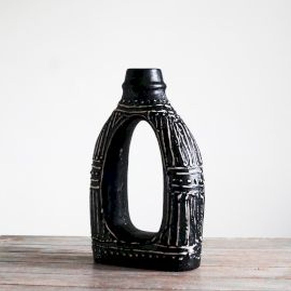 Chocolate Oval Donut Vase – skulpturales Highlight aus Keramik - Handgefertigt