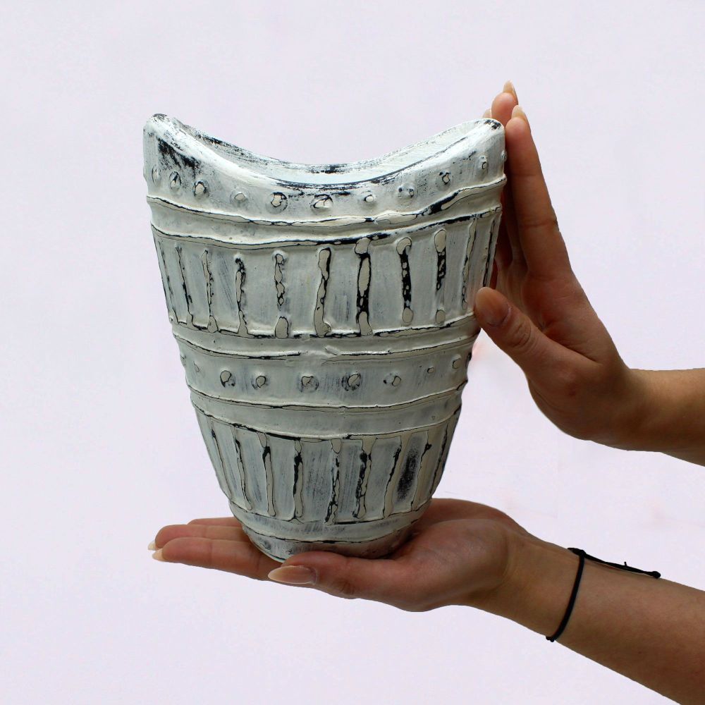 Skulpturale Vase „Wide Neck“ Cream – natürliche Struktur, ideal f. Trockenblumen