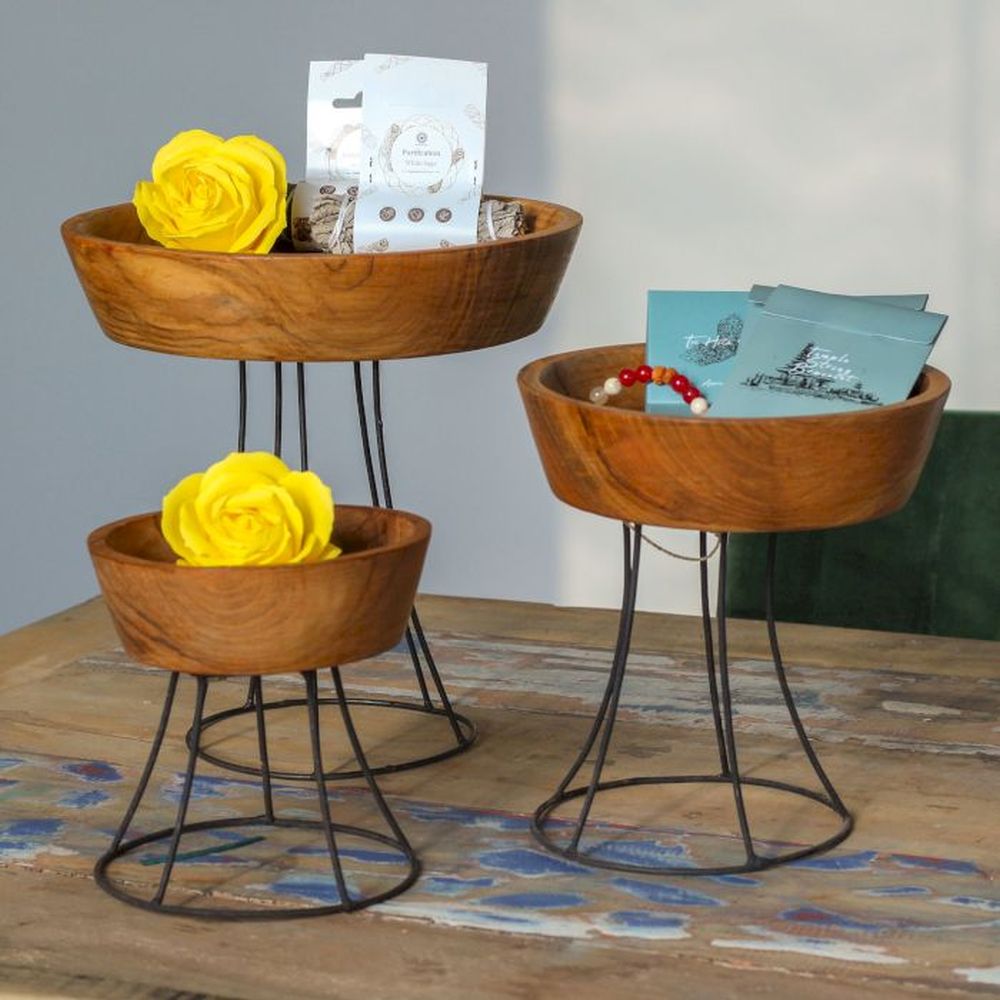 Teakholz Schalen-Set 3-teilig – dekorative Holzschalen auf eleganten Metallfüßen