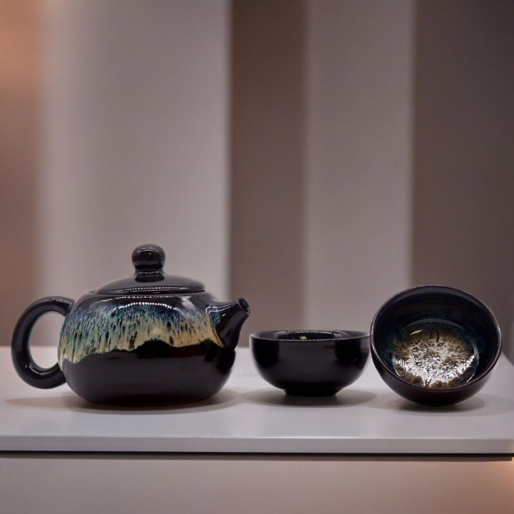 Edles Teeset mit schwarzer Glasur – Teekanne 200 ml und 2 Keramiktassen