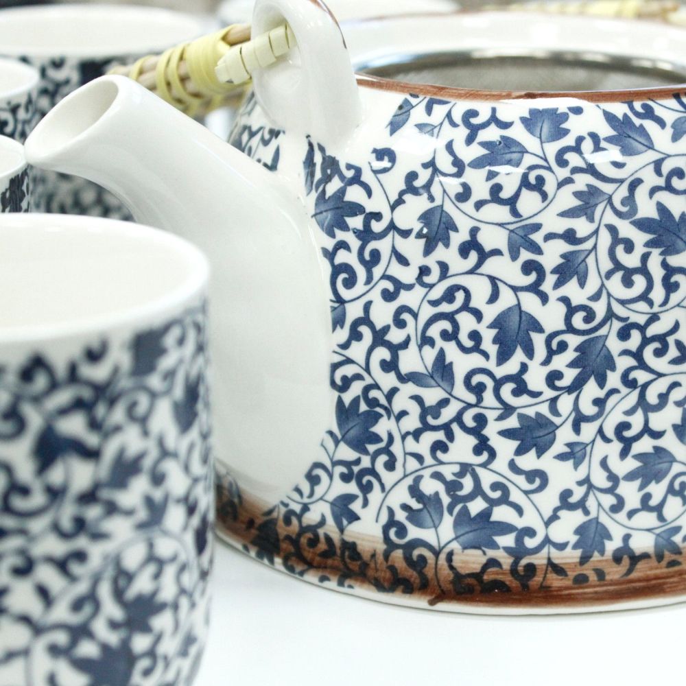 Keramik-Teeset „Blue Pattern“ - Teekanne mit Metallsieb im Deckel & sechs Cups
