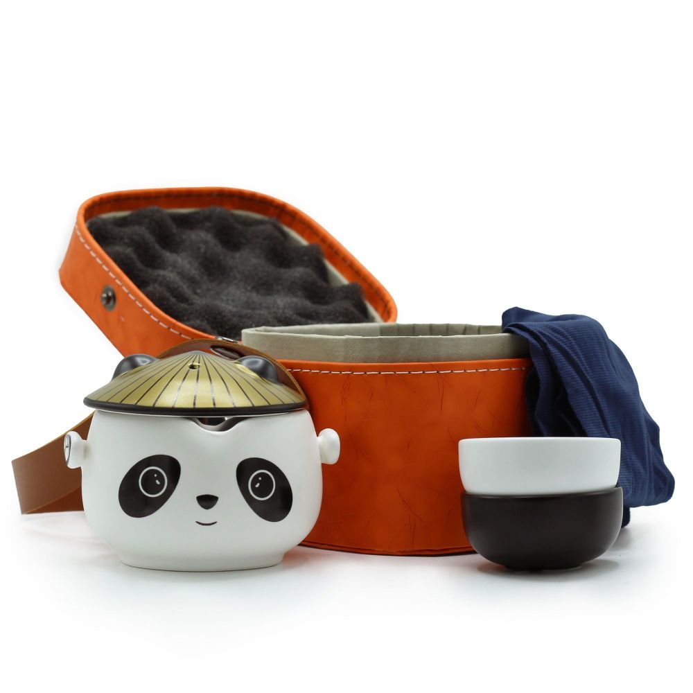 Verspieltes Panda Teeset – Teekanne mit Sieb, 2 Tassen, Reisebox - 210 ml