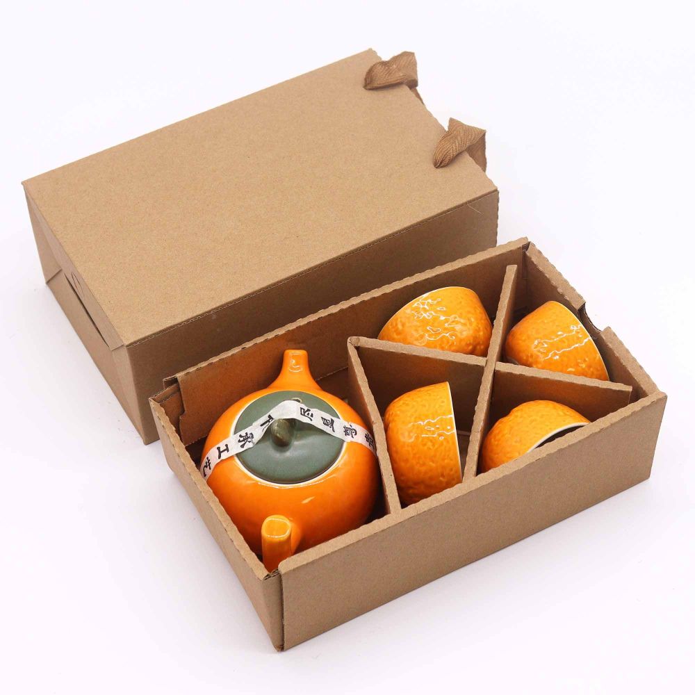 Originelles Teeset in Orange-Optik – Teekanne inkl. 4 Tassen - aus Keramik