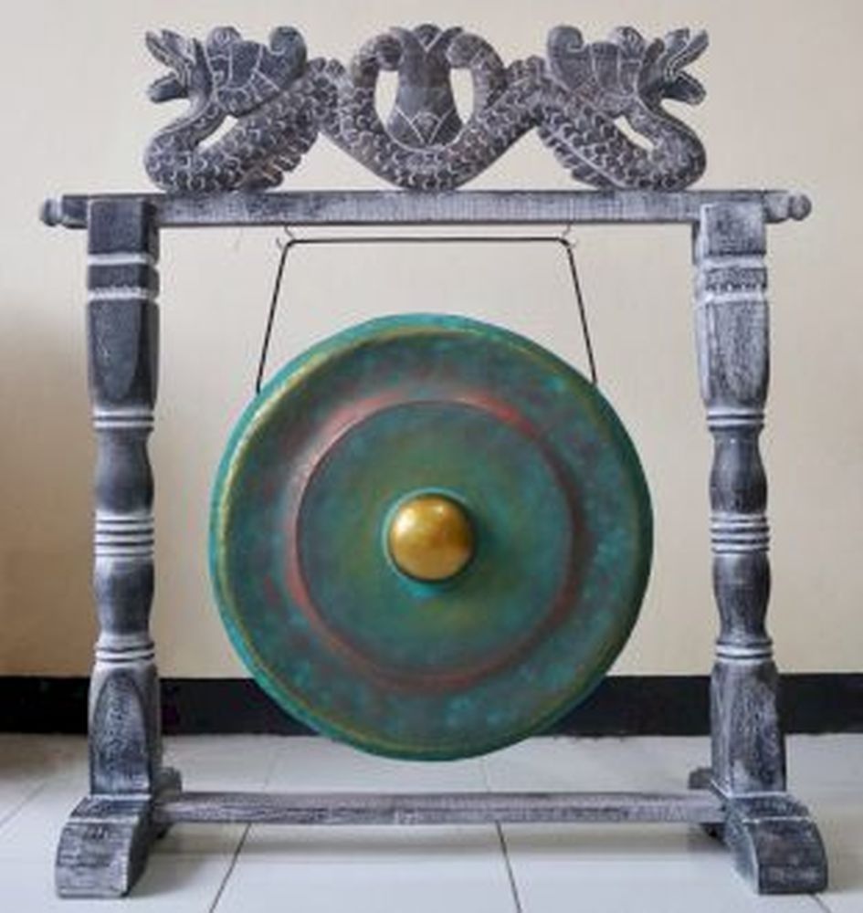 Medium Healing Gong im Holzständer – Greenwash, Handarbeit aus Bali, Ø 35 cm